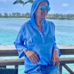 Asuman Dabak Instagram – Kuşlarla güldük eğlendik meğerse gülünce kuşlar uçuşurmuş seslerinize,uçuşan kuşlar konsun göğsünüze🕊🕊🕊💙