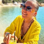 Asuman Dabak Instagram – Hoşgeldin sarı yazz😎☀️