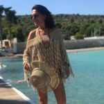 Asuman Dabak Instagram - Bali esintileri tabikii,harika bir koleksiyon hazırlamış yine fındığımm 👏👏👏👍😍 2021 yaz sezonu çekimleri Çeşme’de yapıldı @balifashionbags @ffunda_mizrak ellerine sağlık olsun canımmm benimmm👏👏👏👍