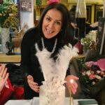 Asuman Dabak Instagram - Bir kez yaşıycaz bu hayatı ,doğru ve istediğimiz gibi yaşayabilirsek bir kez bile olsa yeter..💜🙏💃🏽💃🏽🥂🥰 #happybirthday 🎂