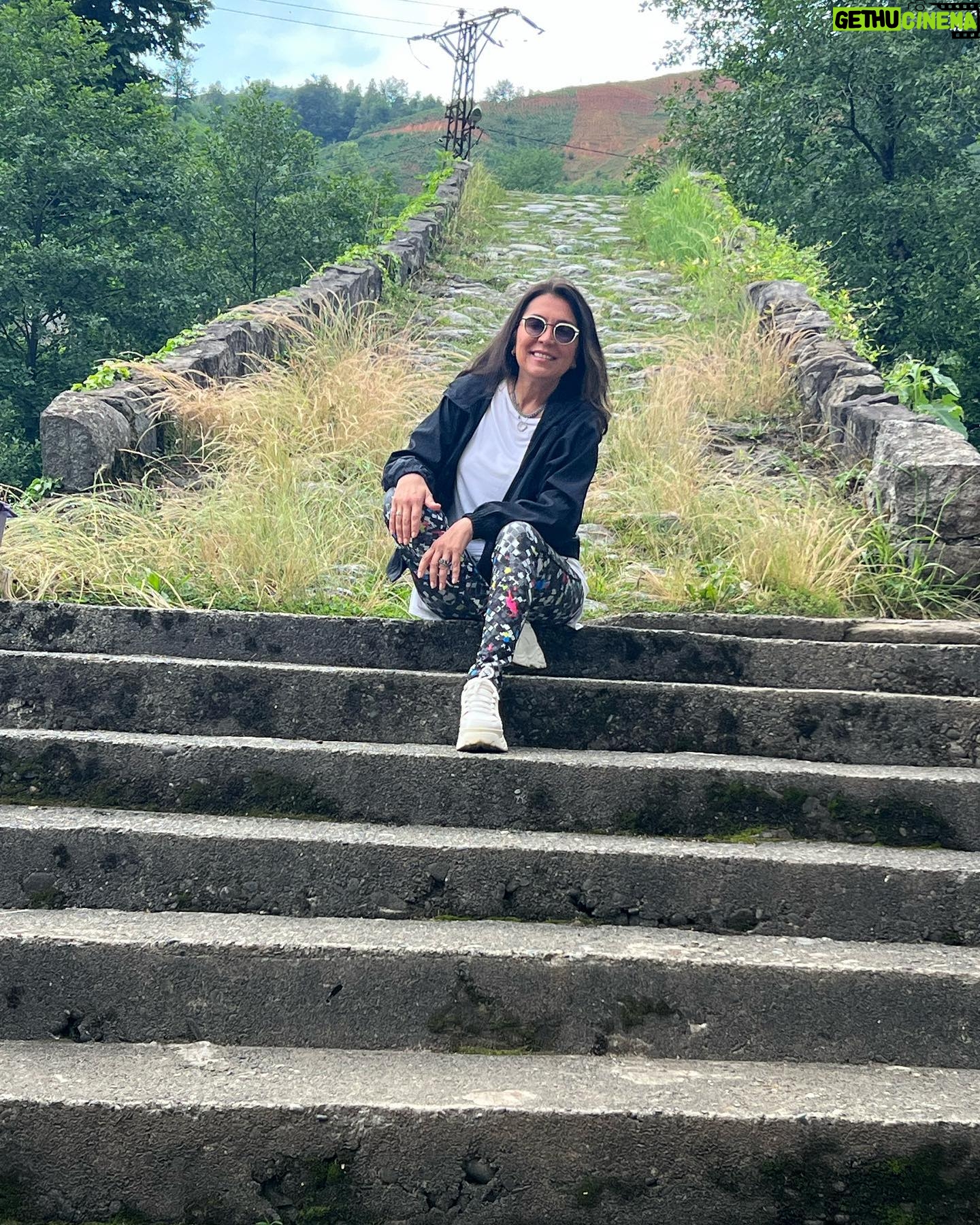 Asuman Dabak Instagram - Köprü gibi ol ,onun gibi dur şu hayatta ,gelen gelsin yargılama sonra da geçip gitsin ..ne de güzel demiş şair🔗