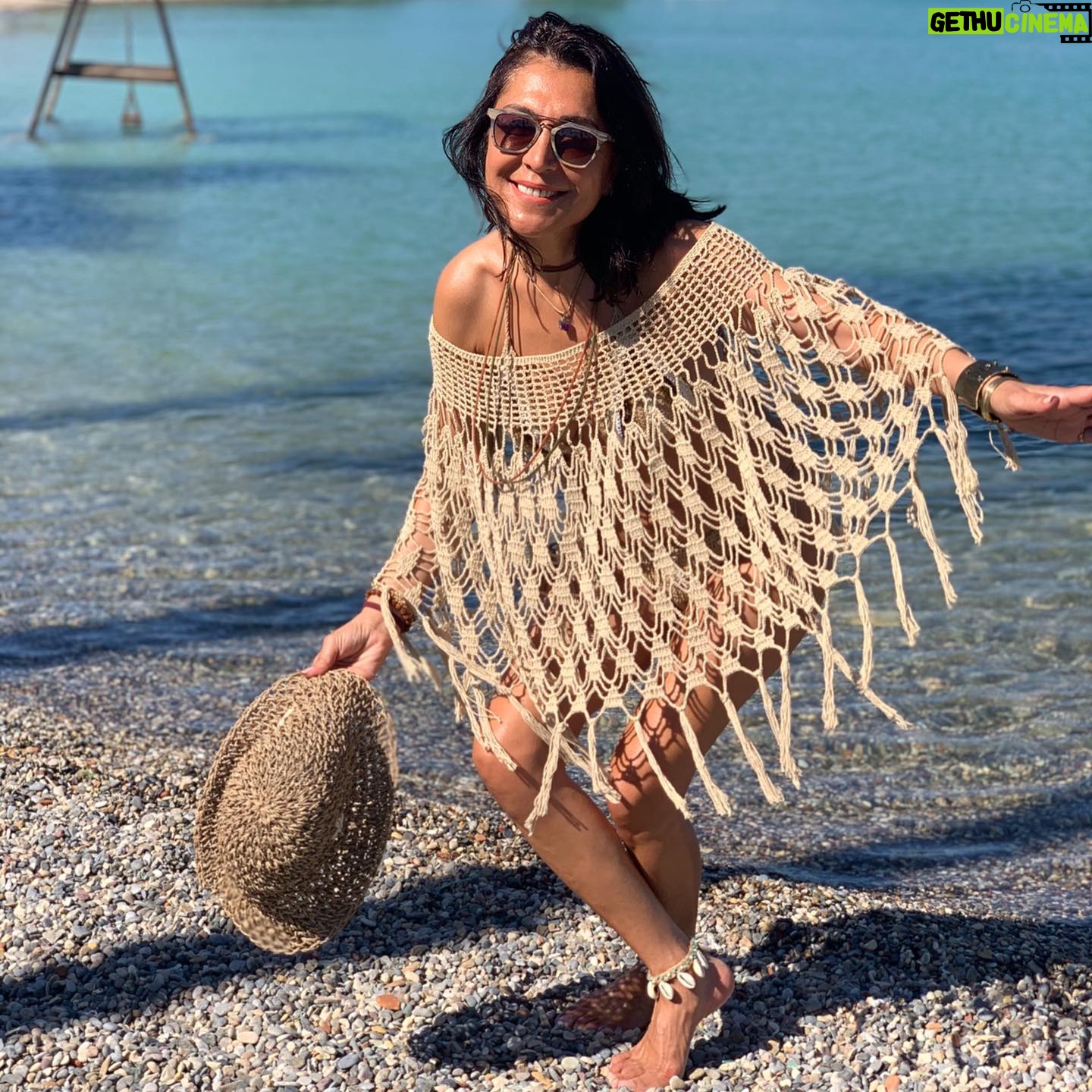 Asuman Dabak Instagram - Bali esintileri tabikii,harika bir koleksiyon hazırlamış yine fındığımm 👏👏👏👍😍 2021 yaz sezonu çekimleri Çeşme’de yapıldı @balifashionbags @ffunda_mizrak ellerine sağlık olsun canımmm benimmm👏👏👏👍