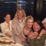 Asuman Dabak Instagram - Ne güzel geldin girdin hayatıma, iyi ki oldun ,iyi yürekli güzell Burcu’mmm, çookk mutlu yılların olsun sevdiklerinle ,çokk eğleneceğimiz çoookkkk güleceğimiz nice yıllarda hep birlikte olalım balımmm çookkk seviyorummm seni hep olll 💕💋💋💋💐💃🏽💃🏽🍷🍷🌈🙏 @burcuhtt