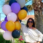 Asuman Dabak Instagram - İçindeki çocuğun elini bırakma 🎈🎈mutlu bayramların olur hepp🎈🎈💕💐