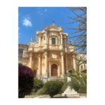 Atala Sarmiento Instagram - NOTO… Una de las más bellas ciudades sicilianas al sur de la isla. La representación del barroco en todo su esplendor. Una ciudad dorada donde hay tantos palazzos como iglesias…. ¡Espectacular! En una sola palabra… #quevivalavida #asísí #ladolcevita #noto #sicilianelcuore