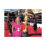 Atala Sarmiento Instagram - Sé que ya he compartido esta foto antes… Pero cada año me acuerdo que estuve 11 veces en esa alfombra roja viviendo con emoción un evento tan único como la entrega del Oscar. R E C U E R D O S que se quedan en el alma y experiencias que robustecen. #quevivalavida #asísí #ladolcevita #academyawards #andtheoscargoesto #recuerdosdecuandoeracelebrity