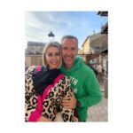 Atala Sarmiento Instagram - Puebleando con la banda 🤟🏻✨ #quevivalavida #asísí #ladolcevita #cerdanya #Llivia