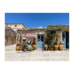 Atala Sarmiento Instagram - MARZAMEMI… Una aldea pesquera llena de rinconcitos encantadores; no sé cuál postal me gusta más 🥰 #quevivalavida #asísí #ladolcevita #sicilia #marzamemi