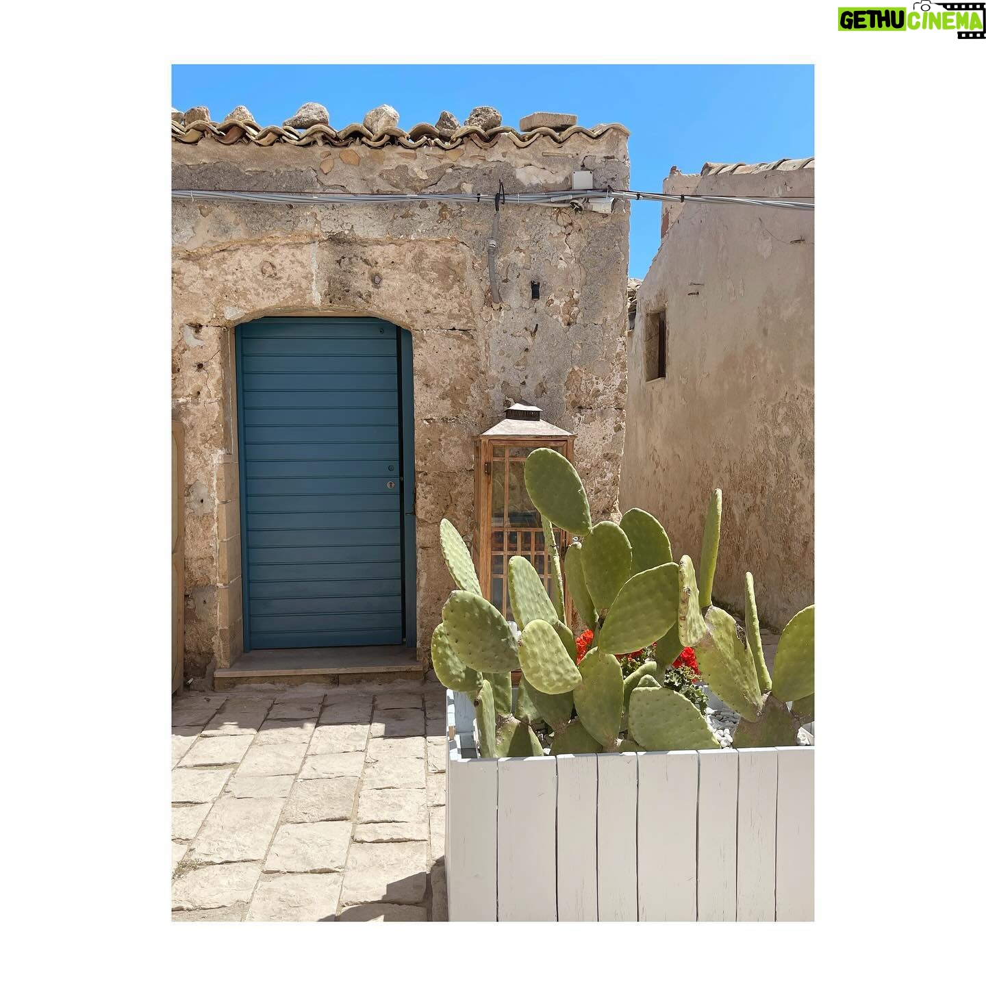Atala Sarmiento Instagram - MARZAMEMI… Una aldea pesquera llena de rinconcitos encantadores; no sé cuál postal me gusta más 🥰 #quevivalavida #asísí #ladolcevita #sicilia #marzamemi