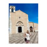 Atala Sarmiento Instagram - Taormina fascinó a Goethe, a Nietzsche, a Freud, a Richard Wagner… Es escenario de series, películas, obras literarias… Tenía muchas ganas de conocerlo…entendí por qué se fascinaron ellos y dejé que me fascinara a mí 🤩💝 No me he ido de aquí y ya quiero volver 🤭 #quevivalavida #asísí #taorminamylove #sicilianelcuore