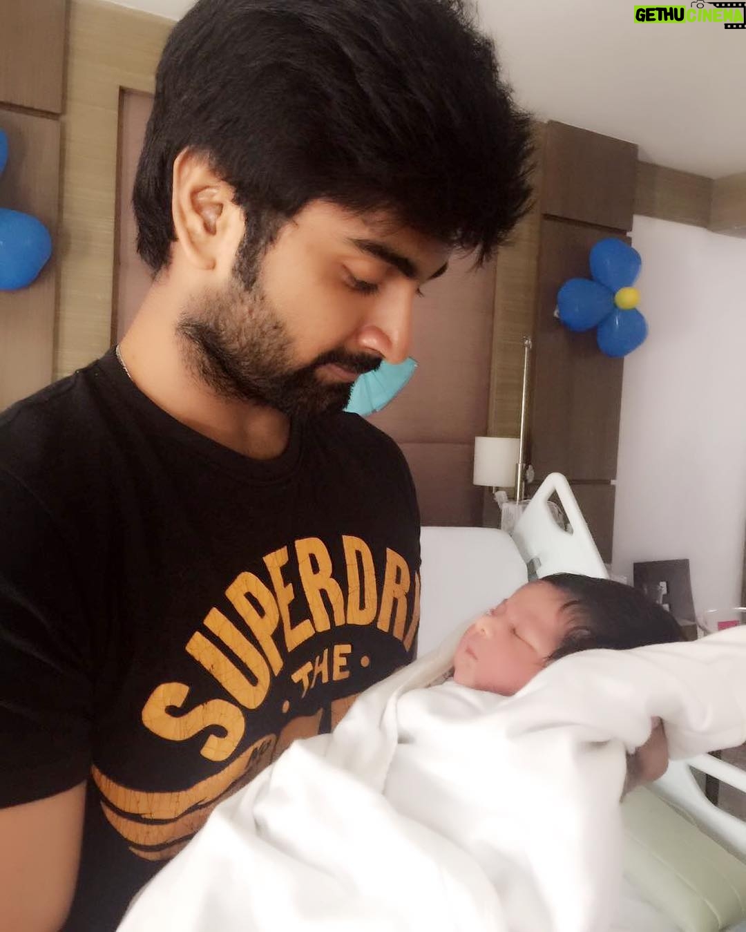 Atharvaa Instagram - * Moment Captured * meet my niece Princess "Layana" πΈπ»β€οΈ Damn this feels Good !!! π