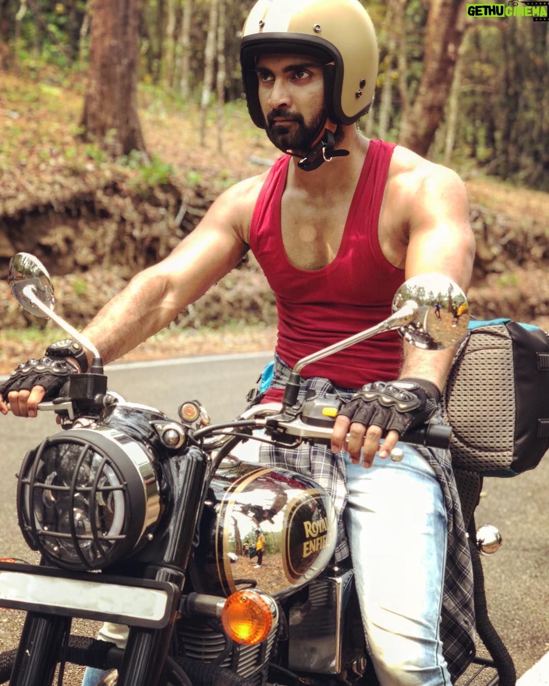 Atharvaa Instagram - Rollin’ down the FreeWay !! 🎶
