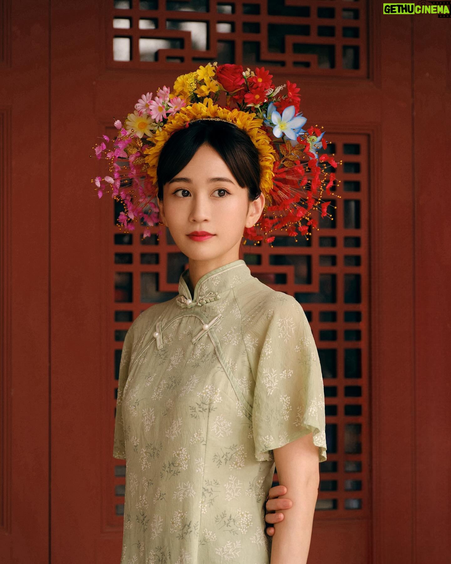 Atsuko Maeda - 41.1K Likes - .
中国の泉州を訪れ、「簪花」という伝統的な風習に触れました💐💐
地元の人々は皆、「今生の簪花は、来世の美しさを約束する」と語っていました☺️素敵💓💓
#中国 #泉州 #前田敦子中国日記