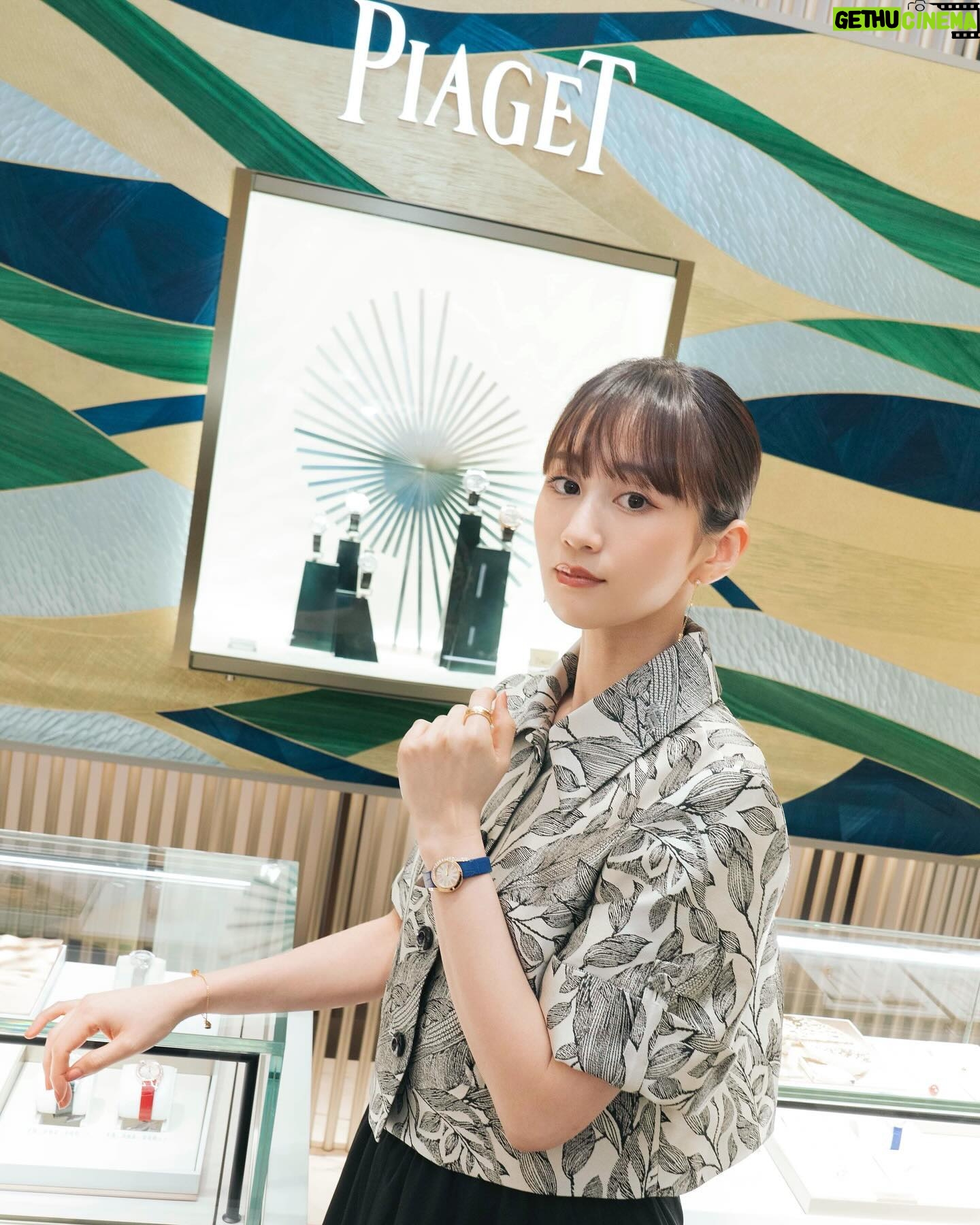 Atsuko Maeda Instagram - . TimeVallée Azabudai Hills. スイスのラグジュアリーウォッチ&ジュエリーブランドが揃うTimeVallée が4月26日日本初のブティックを麻布台ヒルズにオープンしご招待いただきました✨ エクリュとシャンパンゴールドの内装が素敵。 11ものラグジュアリーメゾンのウォッチやジュエリーが揃っていて、もう心躍る素晴らしい体験でした💎 人生の大切な相棒探しいかがですか?✨ #timevallee #タイムヴァレー #timevallee_azabudai #chopard #panerai #piaget #piagetwatch #ピアジェ #vacheronconstatin #ヴァシュロンコンスタンタン #PR