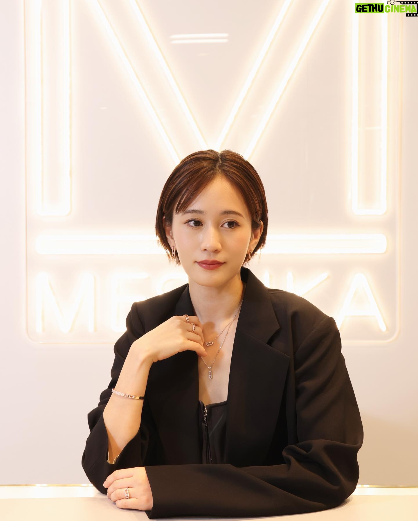 Atsuko Maeda - 3 Likes - .
#MESSIKA.そごう横浜店
ムーヴコレクション
マイツインコレクション
メシカジュエリーは自分の一部のようにフィットしてくれて身につけるとより愛おしいく、日常に楽しさをプラスしてくれる🩰❤️
実際に目にして感じこれだって一つとの出会いを体験してみて欲しいな🎄
@messika
#MESSIKA#Disruptingdiamonds
#MessikaCosmicXmas