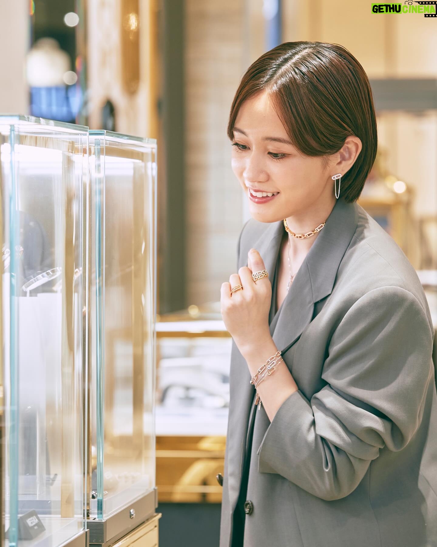 Atsuko Maeda - 3 Likes - .
阪急うめだ本店に新しくできたMESSIKAのブティックにて💎
MESSIKAのアイコニックな『MOVE』コレクション
チェーンタイプのチョーカーやブレスレッドを重ね付けしてスタイリングしてみたよ。ファッションに合わせて色々な付け方で楽しめるし本当に自分をあげてくれます🩷
またハイジュエリーコレクションからインスパイアされた『Divine Enigma』ダイヤモンドのラインが特徴的でラグジュアリーで本当に素敵!🩵
#messika
#disruptivediamonds