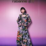 Atsuko Maeda Instagram - . Rabanne×H&M. 銀座並木道り店. 華やかな場所にいきたくなる 遊び心がキュートなコラボレーション🌹🧡 #RabanneHM＃エイチアンドエム #PR