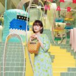 Atsuko Maeda Instagram - .#MarniMarket 表参道ヒルズ. なんて可愛い空間🩷 本当に隅々まで可愛いの！ 沢山のバックやインテリアも見れて、 床までMarniMarketの世界で埋め尽くされていて感動しました🥹 ねこちゃんとたたみで作られたバッグが私のど真ん中です🐈‍⬛❤️ インテリアのひよこちゃん達最高🐤！！！！ #MARNI #マルニ #MarniMarket