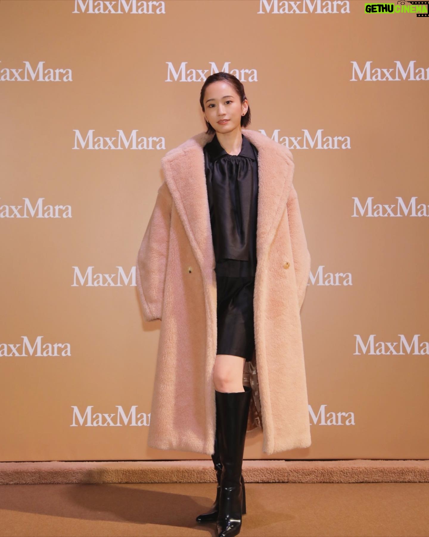 Atsuko Maeda - 23K Likes - .#MaxMaraTeddyTENPark.
テディベアコート🧸
六本木ヒルズが今テディベアで溢れていて
可愛い可愛い天使ちゃん2人とクレーンゲームでテディベアゲット楽しいブースが沢山🧸❤️
キッズ用コートも新作であるそうで親子コーデできるなんて💗
色もデザインも沢山あるので一番好きな一着さがしてね!
#MaxMaraTeddyTen #MaxMara #pr