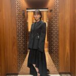 Atsuko Maeda Instagram - 東京国際映画祭2023 @adeam @repossi @jimmychoo スタイリスト @yusukearimoto ヘアメイク @takahashi.riho ＷＯＷＯＷ「連続ドラマＷ　ＯＺＵ ～小津安二郎が描いた物語～」11/12放送・配信スタート 毎週日曜午後10:00 第3話「非常線の女」に出演します⭐️ 原作：『非常線の女』（原作：ゼームス槇、脚色：池田忠雄、監督：小津安二郎） 脚本：高田亮 監督：松本優作 出演：前田敦子　高良健吾　片山友希　前田旺志郎　渡辺いっけい ／田中俊介　中井友望　白鳥晴都　二ノ宮隆太郎　山本一賢　近藤芳正　吹越満