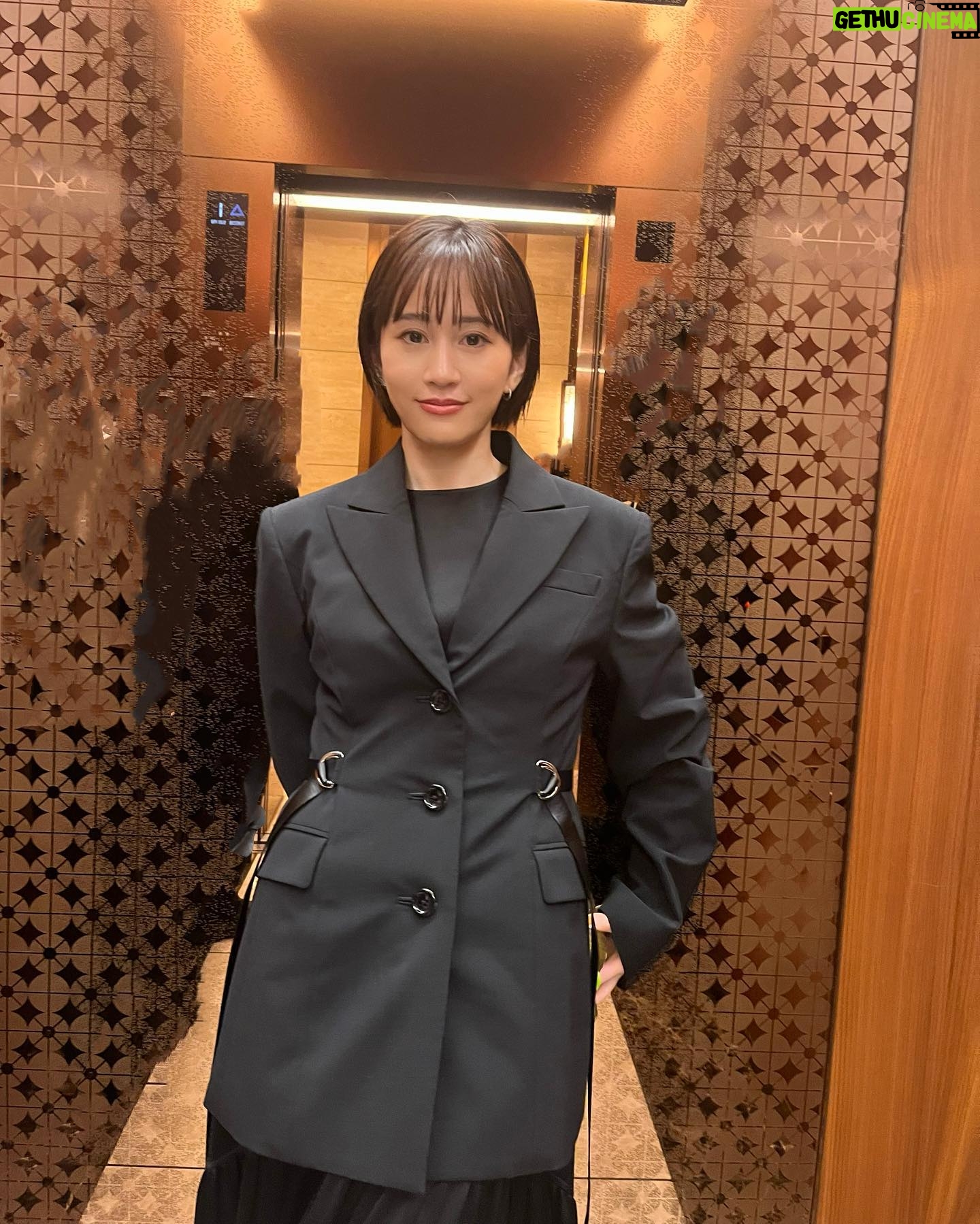 Atsuko Maeda - 3 Likes - 東京国際映画祭2023
@adeam
@repossi
@jimmychoo
スタイリスト @yusukearimoto
ヘアメイク @takahashi.riho
WOWOW「連続ドラマW OZU ~小津安二郎が描いた物語~」11/12放送・配信スタート 毎週日曜午後10:00
第3話「非常線の女」に出演します⭐️
原作:『非常線の女』(原作:ゼームス槇、脚色:池田忠雄、監督:小津安二郎)
脚本:高田亮
監督:松本優作
出演:前田敦子 高良健吾 片山友希 前田旺志郎 渡辺いっけい /田中俊介 中井友望 白鳥晴都 二ノ宮隆太郎 山本一賢 近藤芳正 吹越満