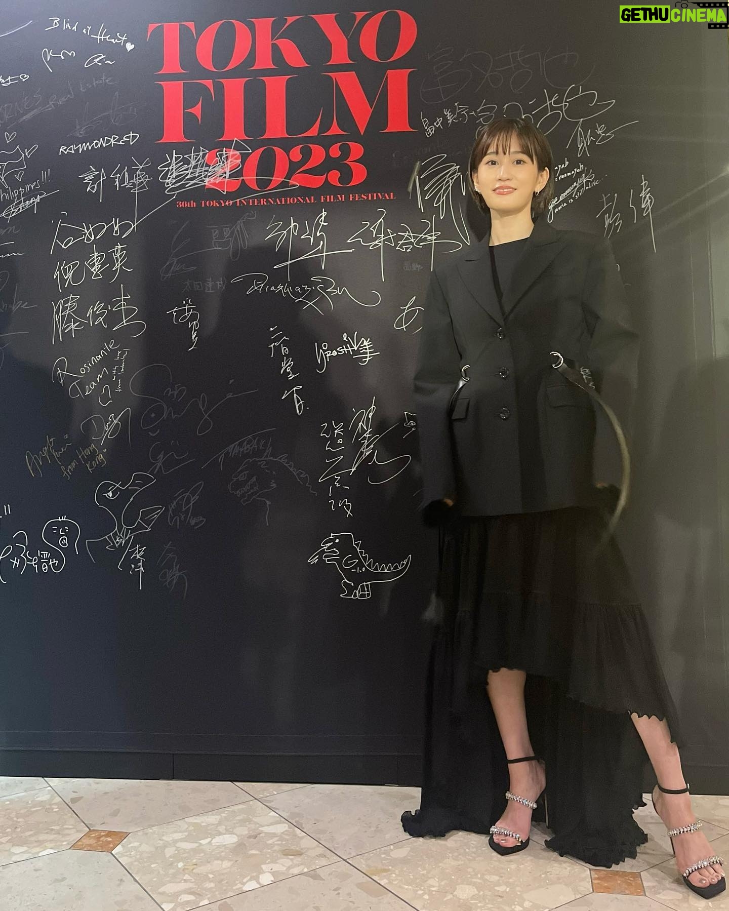 Atsuko Maeda - 3 Likes - 東京国際映画祭2023
@adeam
@repossi
@jimmychoo
スタイリスト @yusukearimoto
ヘアメイク @takahashi.riho
WOWOW「連続ドラマW OZU ~小津安二郎が描いた物語~」11/12放送・配信スタート 毎週日曜午後10:00
第3話「非常線の女」に出演します⭐️
原作:『非常線の女』(原作:ゼームス槇、脚色:池田忠雄、監督:小津安二郎)
脚本:高田亮
監督:松本優作
出演:前田敦子 高良健吾 片山友希 前田旺志郎 渡辺いっけい /田中俊介 中井友望 白鳥晴都 二ノ宮隆太郎 山本一賢 近藤芳正 吹越満