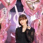 Atsuko Maeda Instagram - .YSL ラブシャインリップスティック. ローンチイベント「YSL LOVESHINE FACTORY」♡ YSL「ルージュ ヴォリュプテ シャイン」が進化した新リップ✨ フルーツオイルイン＆“ツヤ再現成分”の配合量が大幅アップしてみずみずしくジューシィなツヤと発色、透け感がたまらないし💎 シルバーとペールピンクの新もパッケージもかわいい💄 毎日大活躍する新定番リップになりそう💕 私の撮影で選んだお気に入りカラーは「207」 ジャケットスタイルにブラウン系がお気に入りだよ🤎   #YSLLoveshine #YSLラブシャイン #yslmakeup ＃PR