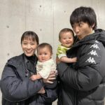 Atsuko Maeda Instagram - . 今夜スタートします！ ドラマ10「育休刑事」(いくきゅうデカ) NHK総合・BS4Kで、夜10時〜 本日撮影を一緒に頑張ってくれた、 蓮くん役のさくちゃん＆りりちゃん 撮影は６人体制で頑張ってくれてます！ 全10話を通してみんな違う役でも出演してくれてるので、 かわいい赤ちゃん達の活躍を楽しみにしててくださいね！ １話は2ヶ月前のもう一回り小さな蓮くんに会えます❤️ 本当に日に日に成長していきますね❤️ 私は弟(大地くん)の家族の中にいつもいて、 蓮くんと現場を愛してるおばちゃん役です。 育休中の春風の周りには 明るく愛おしいキャラクターばかりです。 毎週の楽しみな時間になっていただけますように。 どうぞよろしくお願いします✨ #NHK #育休刑事 #ドラマ10