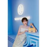 Atsuko Maeda Instagram – .Toryburch.

#Toryburch
#トリーバーチ
#Tmonogram

伊勢丹新宿本館1階ザ・ステージ
Toryburchポップアップストア
空間がもう可愛いすぎです💙💙💙
夏らしい華やかな新作が先行発売していて
私はタオル地トートのレッドをこの夏のバックにします❤️‍🔥

トリーバーチの皆さん太陽のような方達🫶🏻
6月6日までの期間限定
是非みんなも遊びに行ってみてね🦭☀️