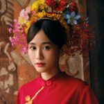 Atsuko Maeda Instagram - . 中国の泉州を訪れ、「簪花」という伝統的な風習に触れました💐💐 地元の人々は皆、「今生の簪花は、来世の美しさを約束する」と語っていました☺️素敵💓💓 #中国 #泉州 #前田敦子中国日記