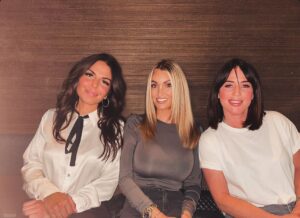 Aurélie Dotremont Instagram - 🤍 

Mes plus longue relations 

Depuis mes 9 ans @joyceb1212 
Depuis mes 15 ans @gaelle.fournier29