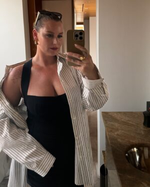 Aurélie Van Daelen Instagram - Spamming in style 😎 total look @jeanpaulgaultier #iamdivine #lemalejeanpaulgaultier 🖤