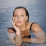 Aurélie Van Daelen Instagram - ⚡️🌩️ stormy skies for @etam shooting #publicité