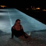 Aurélie Van Daelen Instagram - @etam shooting trip album 🙃 >> -20% sur le site avec le code « AURELIEXETAM » (Disponible en Belgique jusqu’au 15/5) #publicité Combien sur 10 pour ma danse en pyj ? 😂