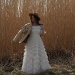 Aurélie Van Daelen Instagram – Un mercredi, normal au ranch 🐎🤠🌾 (dress @needleandthreadlondon ) #publicité