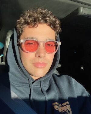 Austin Mahone Instagram - Happy Monday! It’s a new week and a new day, which means new possibilities 💯