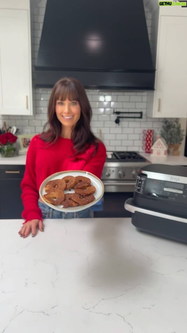 Autumn Calabrese Instagram - Looking for a fun, fall activity today? Try making these air fryer cinnamon apple rings π They only take a few minutes & they taste like apple pie but without weighing you down. Ingredients for the batter: 4 apples cored (I used honey crisp) 1 cup GF all purpose flour 1 egg 1/2 cup milk of choice (I used unsweetened almond) 1 tsp cinnamon 1/2 tsp nutmeg 1/2 tsp ground ginger Ingredients for the topping 2 tablespoons coconut sugar 2 tablespoons cinnamon Directions -combine dry ingredients for batter (flour, cinnamon, nutmeg & ginger. Whisk to combine. -in a separate bowl whisk the egg, then add milk and whisk again. -add the dry ingredients to the wet, whisk to combine. - in a separate shallow bowl, combine coconut sugar & cinnamon -dip each apple ring in the batter, let excess drip off, then dip in the sugar & cinnamon mixture. Place in air fryer. - air fry at 380 degrees for 10 minutes, I like to do 5 minute increments & check on them to make sure they arenβt getting over cooked. Let cool & enjoy! π #fall #apples #dessert #airfryer #goodmoodfood