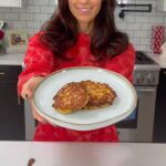 Autumn Calabrese Instagram - Apple Fritter Pancakes! 🍎🥞 While the family is home & everyone is relaxing, you’re going to want to try these! They taste like a bear claw donut but are packed with fiber & only have 3g of added sugar. 😋 Sharing the recipe in my stories be sure to screen grab it. #goodmoodfood #breakfast #pancakes