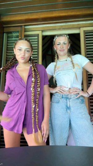 Avani Instagram - bora bora we miss you 😔💗 
#dance