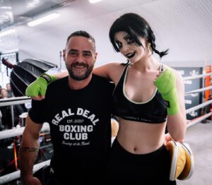 Avery Quinn Pongracz Instagram - Last night i worked hard but I couldn’t have done it without my coaches! @christian_ennor_boxing_coach and @luckyboy85 (who i forgot to get a picture with ! ) They taught me a lot within such a short amount of time and i am so grateful. They never doubted me either even when I doubted myself ❤️
