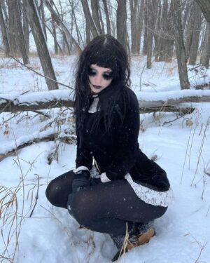 Avery Quinn Pongracz Instagram - you look lonely.