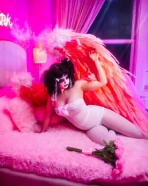 Avery Quinn Pongracz Instagram - Happy Valentine’s Day 🥀