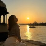 Avneet Kaur Instagram – 😍🌅 #candids
