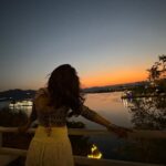 Avneet Kaur Instagram – 😍🌅 #candids