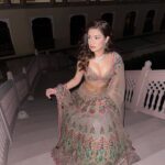 Avneet Kaur Instagram – In my param sundari moment 🧚‍♀️💗🤭

Styling @kmundhe4442 
Wearing  @mohrayacouture
Jewellery @laadoatelier 
Makeup Me
