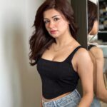 Avneet Kaur Instagram – New hair who dis? 🖤