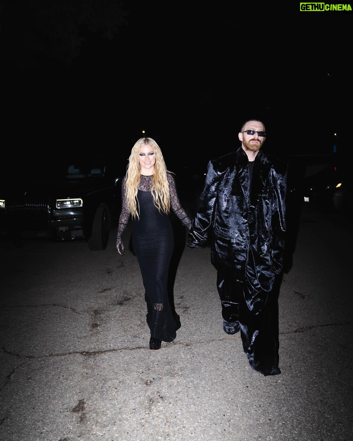 Avril Lavigne Instagram - Last Night 🖤🖤🖤 @vetements_official @gvasalia @ejaf @eltonjohn