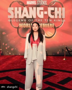 Awkwafina Instagram - Celebrating the release of @shangchi last night with this incredible cast and crew... Im so excited for you guys to see it 🙌❤️🐉

Thank you to my team 🙏
@emilychengmakeup 
@kyleeheathhair 
@ecduzit 
@thuybnguyen 
@lanvinofficial
@retrouvai