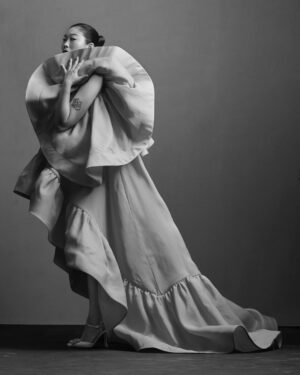 Awkwafina Instagram - What a shoot this was. 🙏🙏🙏 @vanityfair #vfhollywood 📸 @ethanjamesgreen 
Styling: @samiranasr
