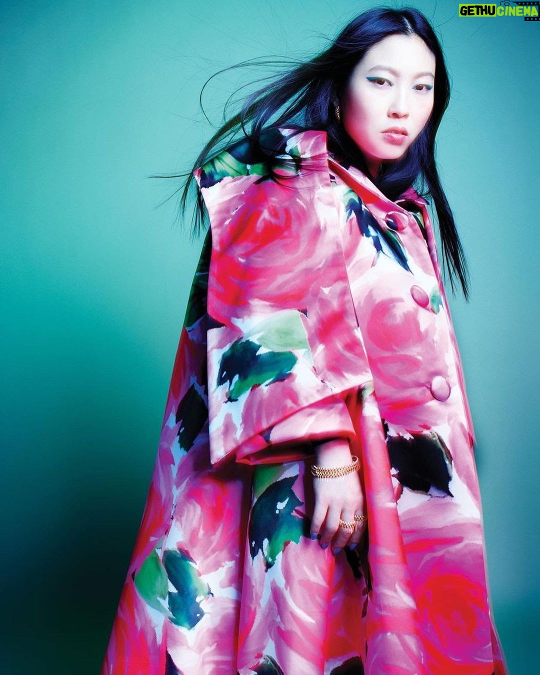 Awkwafina Instagram - Thank you so much @harpersbazaarus - am so excited and honored to be one of the 2019 #BAZAARICONS 📸: @mario_sorrenti Hair: @akkishirakawa Make-up: #kanakotakase Manicure: @nailsbymei Wearing: @gucci @falke @cartier